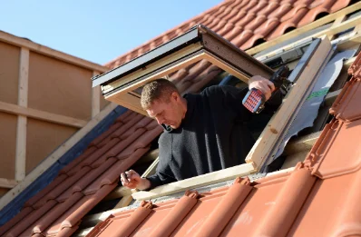 Pose de fenêtres de toit Velux à Louisfert
